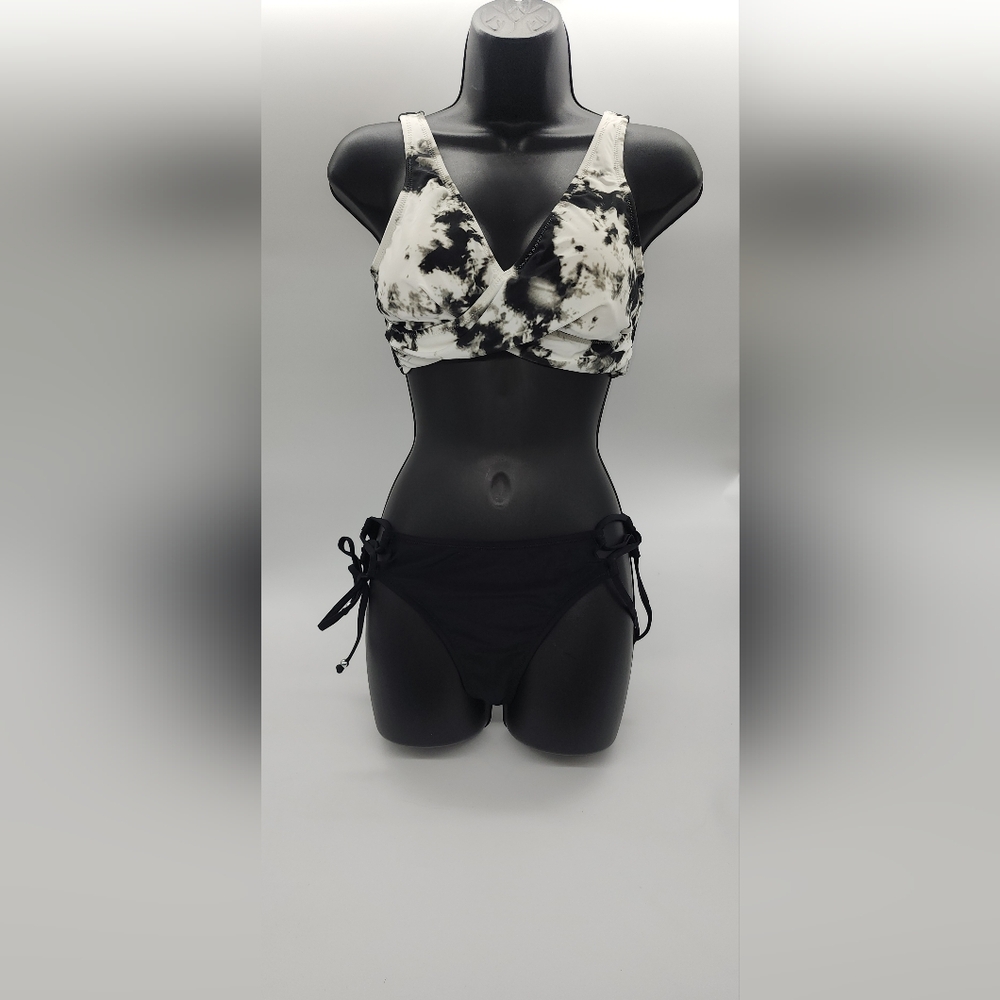 Black and White Bikini Set